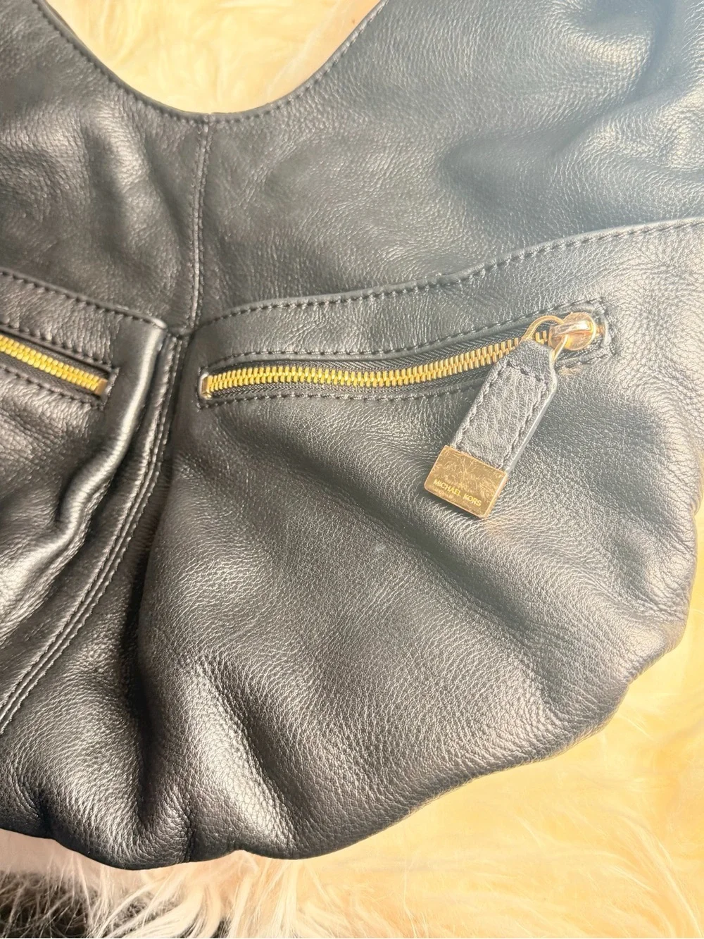 Michael Kors Layton Black Leather Hobo Gold Ring Shoulder